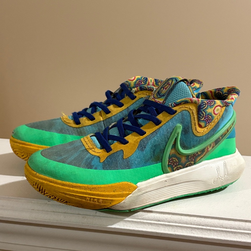 Nike Kyrie 8 GO SE (PS) Baltic Blue Multi Boys Basketball Shoes Size 1.5 Youth